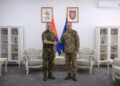 ​Komandanti i KFOR-it takohet me shefin e Forcave të Armatosura të Serbisë