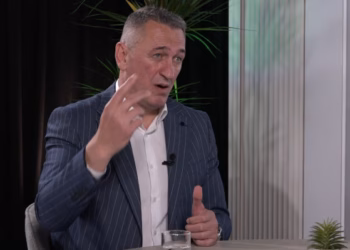 Alarmon Rashiq: Vuçiqi bashkë me Radoiçiqin prapa kërcënimeve dhe shantazhit të serbëve të Kosovës