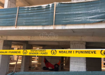 Inspektorati i Punës ndalon punimet në Vushtrri pas vdekjes së 31-vjeçarit që ra nga ndërtesa