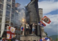 Simbolet nacionaliste në defilenë e maturantëve serbë në veri: mes flamujve serb edhe flamuri rus me ikone fetare