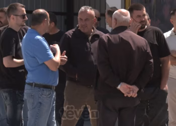 Nuk iu asfaltua rruga – Qytetarët e Klinës protestojnë sërish