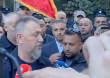 Lushtaku pas intervistimit: Politikë e Albin Kurti për viktimizim