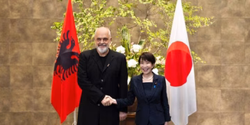Rama fton kryeministren e Japonisë në Shqipëri për Samitin e NATO-s