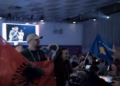 Incident në Eurovision, delegacionit serb i pengon flamuri i Kosovës