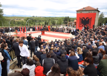 27 vjet nga beteja e Jabllanicës, Haradinaj përlotet teksa i kujton shokët e rënë