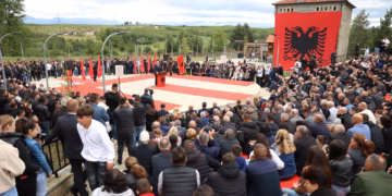 27 vjet nga beteja e Jabllanicës, Haradinaj përlotet teksa i kujton shokët e rënë
