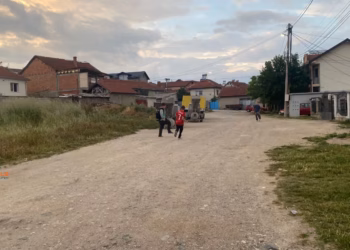 Vdes 13 vjeçari nga Kumanova pas goditjes nga makina derisa ishte me trotinet