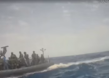 Izraeli i transferon aktivistët e rrëmbyer nga flotilja e ndihmave për Gazën në një port izraelit