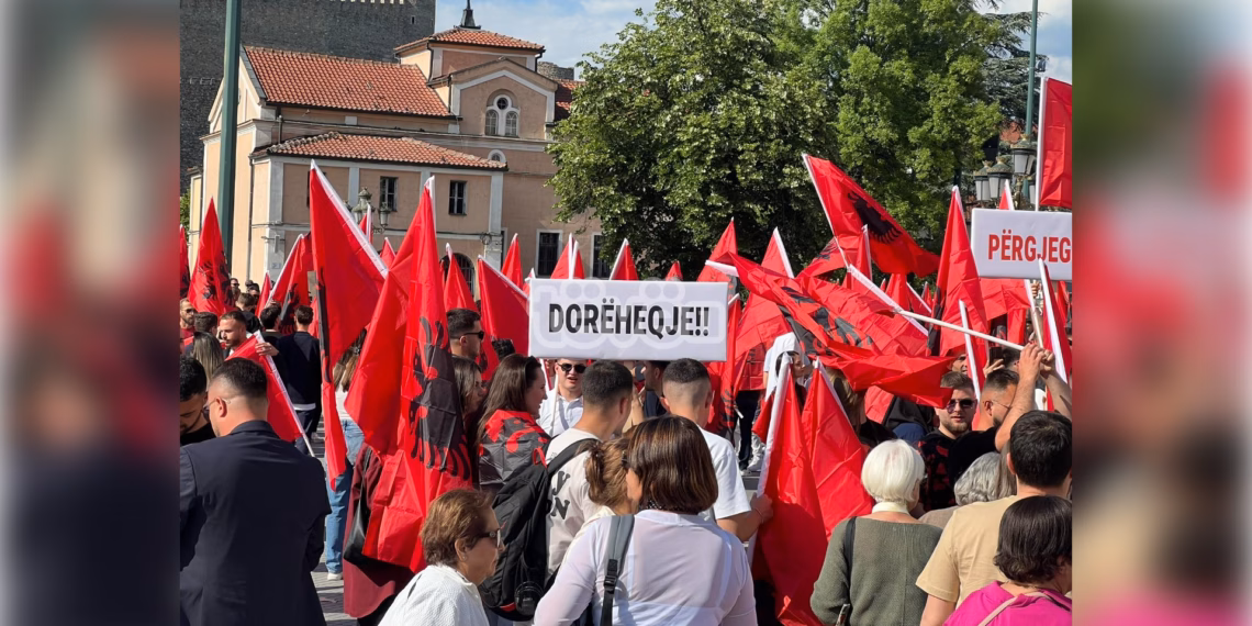 Lirohen studentët shqiptarë të arrestuar në protestën në Shkup