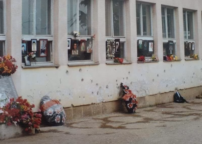 Haradinaj kujton masakrën e 3 majit 1999 në Bukosh: 35 civilë u vranë, kërkohet drejtësi