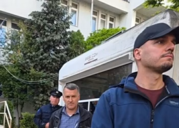 Lirohen dy të dyshuarit për sulmin ndaj Mehanit në Skenderaj