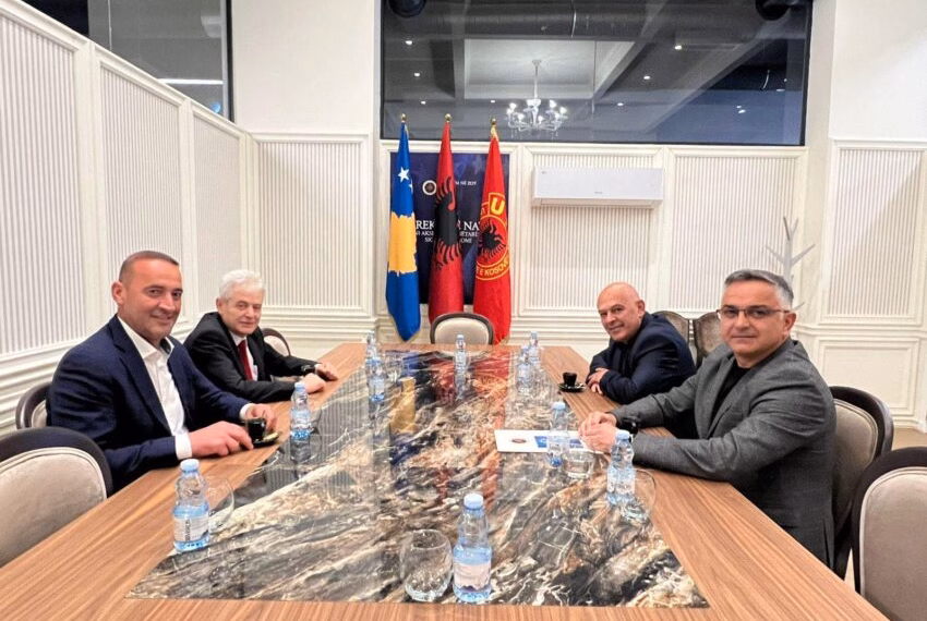 AAK pret Ali Ahmetin në takim, vlerësohet roli i tij në proceset shqiptare në rajon