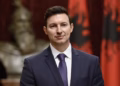 “Gjuhën t’uej kurr mos ta lini!”, ambasadori i Shqipërisë në Shkup, Denion Meidani, mesazh të fuqishëm në përkrahje të studentëve shqiptarë