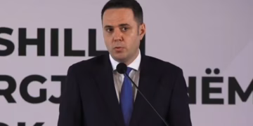 Abdixhiku propozon Vjosa Osmanin për presidente dhe bartëse të listës së LDK-së