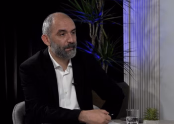 Sondazhet e fundit, në çfarë përqindje del LVV? – Flet Artan Abrashi
