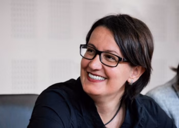 Aida Dërguti i bashkohet PDK-së