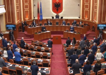 PS dhe PD bashkojnë votat, miratohet rezoluta për integrimin e Shqipërisë në BE
