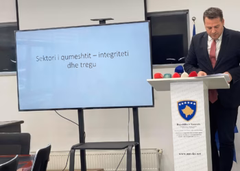 Pezullohet përdorimi i vajit të palmës dhe qumështit pluhur