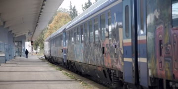 Treni përplas për vdekje një person në Selanik
