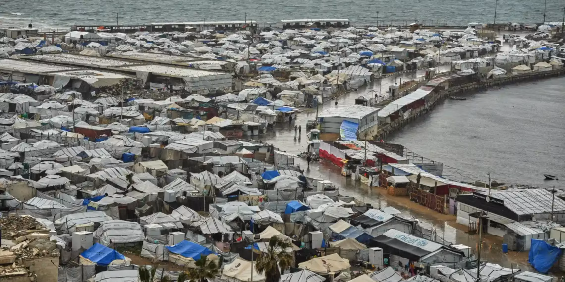 Pesë persona të vrarë në sulmet izraelite në Gaza pavarësisht një armëpushimi në fuqi