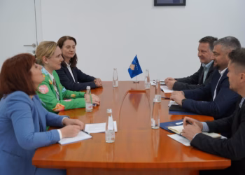 EULEX-i dhe Ministria e Punës diskutojnë forcimin e mbrojtjes së fëmijëve nga abuzimi seksual
