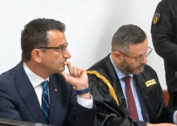 Erion Veliaj mbetet në burg