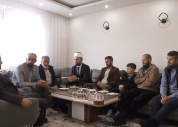 “Ishte ëndrra e prindërve” – Katër vëllezërit nga Prishtina nisen për Haxh