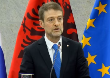 Kryediplomati shqiptar Ferit Hoxha nesër viziton Kosovën