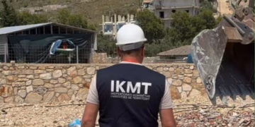Shemben disa objekte pa leje në jug të Shqipërisë