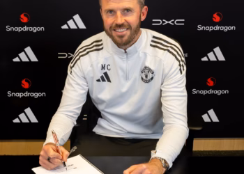 Carrick edhe zyrtarisht bëhet trajner i përhershëm te Manchester United