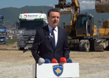 “Në një dhomë me Vuçiqin dhe Lajçak”, Kurti nuk përgjigjet për pretendimet e Osmanit