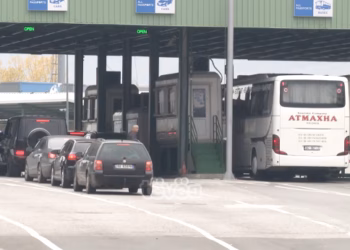 Vikendi zbraz Kosovën, mbi 175 mijë qytetarë dalin jashtë vendit në tri ditë