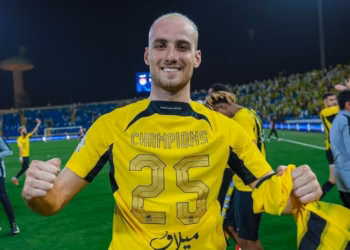 Mario Mitaj pranë rikthimit në Evropë, kampioni i Greqisë e kërkon mbrojtësin shqiptar