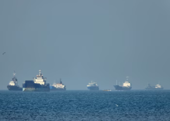 Emiratet raportojnë për sulm iranian pas përplasjes detare SHBA-Iran