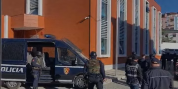 Operacion antidrogë në Elbasan, 26 persona të arrestuar – sekuestrohen kokainë dhe kanabis