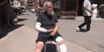 Në hall me endacakët, mitrovicasi sulmohet nga qentë, pëson plagë të shumta