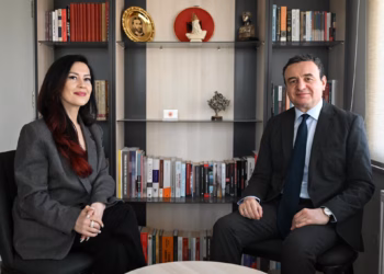 Adelina Tërshani i bashkohet Vetëvendosjes, do të jetë kandidate për deputete