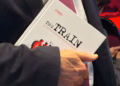 Promovohet libri “Treni – në kufirin mes tmerrit dhe lirisë”