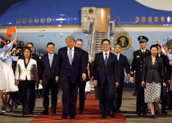 Trump në Kinë me drejtuesit e gjigantëve amerikanë të biznesit