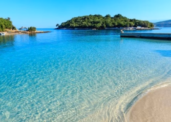 ​“Le Figaro”: Shqipëria kryeson preferencat e turistëve francezë për pushimet verore