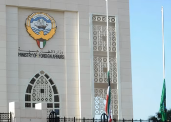 Kuvajti dëbon dy diplomatë iranianë pas sulmit që la të vrarë një person