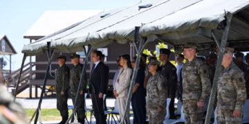 Kurti në Bondsteel në ceremoninë e ndërrimit të komandës: Roli i SHBA-së dhe KFOR-it mbetet kyç për paqen dhe sigurinë në Kosovë