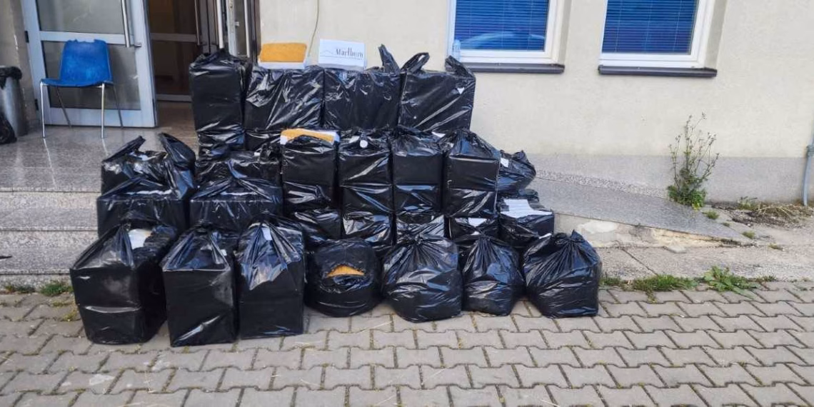 Policia sekuestron mallra të kontrabanduara në një objekt të braktisur në Viti