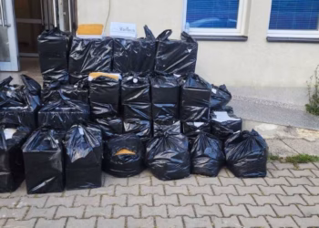 Policia sekuestron mallra të kontrabanduara në një objekt të braktisur në Viti