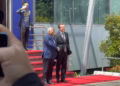 Pas Haxhiut, Costa zhvillon takim edhe me Kurtin