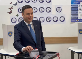 Abdixhiku voton në Prishtinë: Çdo votë vendos fatin e vendit