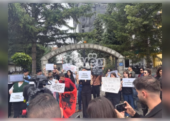 Në Prishtinë u mbajt protestë solidarizuese për banorët e Zvërnecit