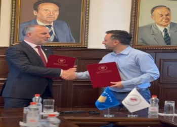 Ministria e Infrastrukturës dhe UP-ja nënshkruajnë memorandum bashkëpunimi