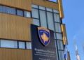 Çka ndodhi brenda banesës në Ferizaj ku u vra 32-vjeçari? -Detaje nga kërkesa e Prokurorisë për caktim të paraburgimit ndaj të dyshuarës
