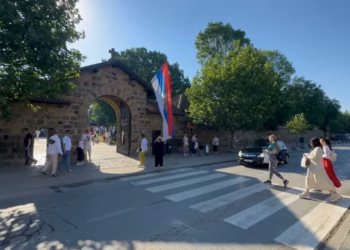 Joanikije politizon liturgjinë në Graçanicë me pretendime që Kosova është “vatër e kombit serb”